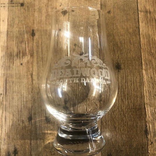 Best Gifts for Whiskey Drinkers this Holiday Season - 2021